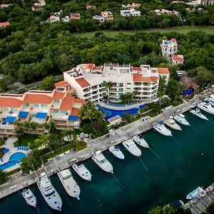 4* Aparthotel Aventuras Club